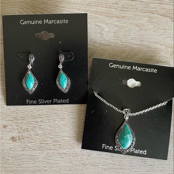 • Lovely Marcasite Set • - Picture 3 of 7